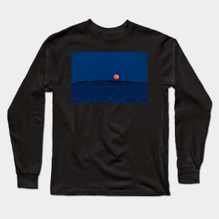 Full Moon rising over Bakers Island Salem MA Long Sleeve T-Shirt